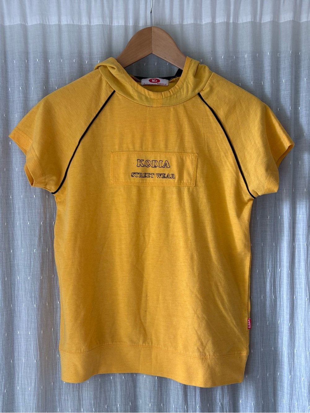 Vintage Kodia Yellow Short-Sleeve Hooded Tee with Black Piping